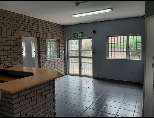 1,538M² FACTORY TO LET IN WESTMEAD